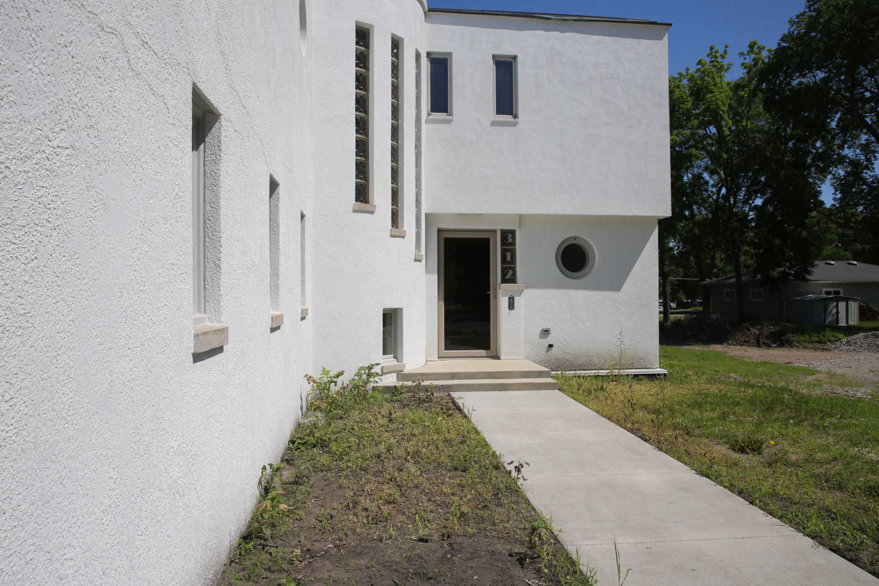 Egloff House - 312 E State St (50).jpg